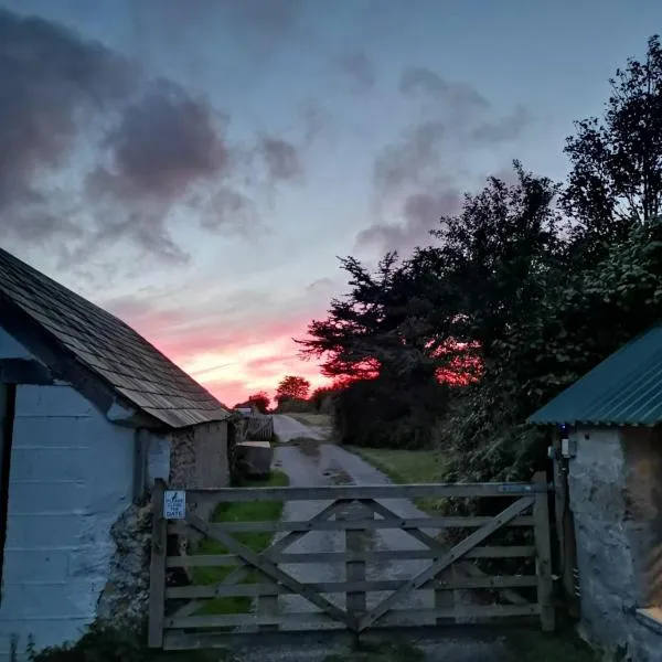 Penhallow House Glamping Retreat, hotel in Newlyn East
