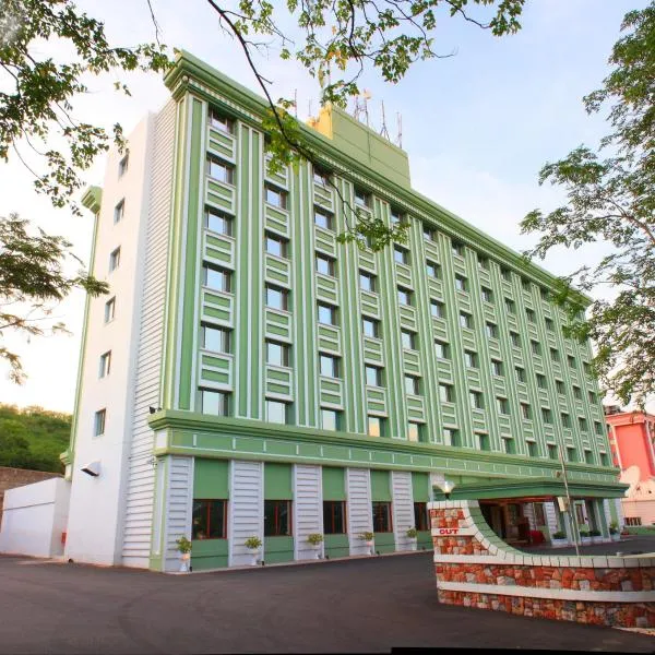Ramoji Film City- Tara Comfort Hotel, hotel en Ibrāhīmpatan