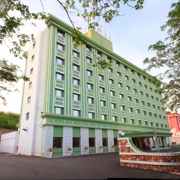Ramoji Film City- Tara Comfort Hotel, Hotel in Pedda Ambarpet