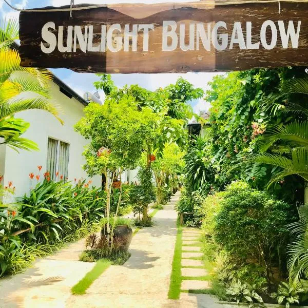 Sunlight Bungalow, hôtel à Duong Dong