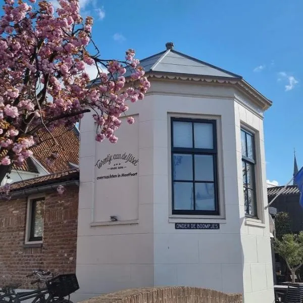 Het Torentje aan de IJssel, hotel en Polsbroekerdam