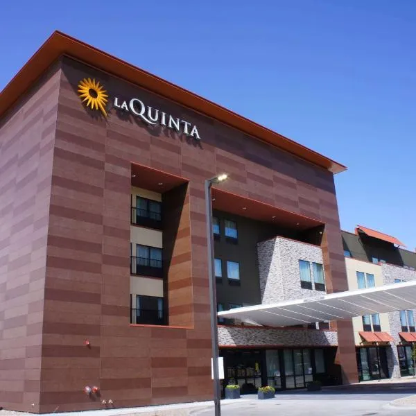 La Quinta Inn & Suites by Wyndham Littleton-Red Rocks, hotel v destinaci Littleton