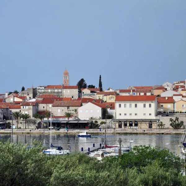 Rose rooms at island of Rab, hotel v Rabu