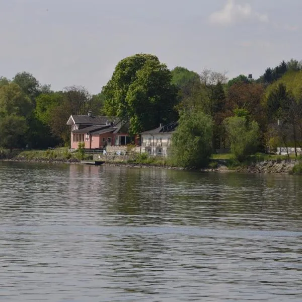 Fischwirtshaus Landmotel Die Donaurast, hotel em Sankt Oswald