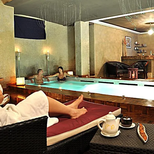 Palais Ommeyad Jacuzzi Suites & Spa, hotell i Fès