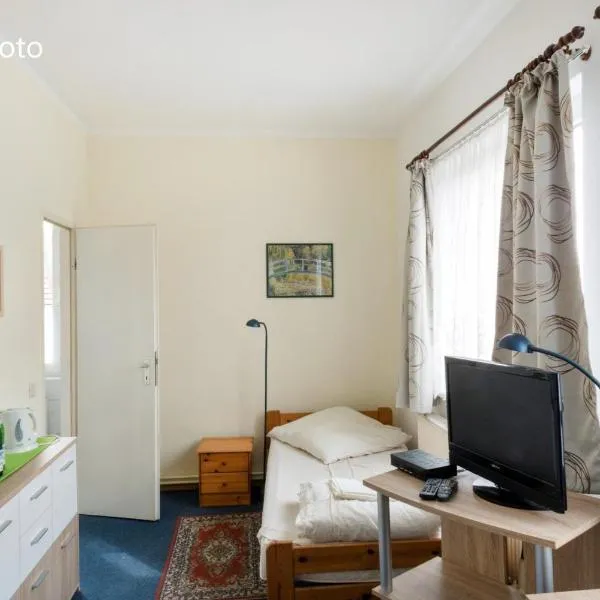 Pension GP3, Zimmer mit Kochnische und Duschbad vor den Toren Berlins, hotel a Dallgow