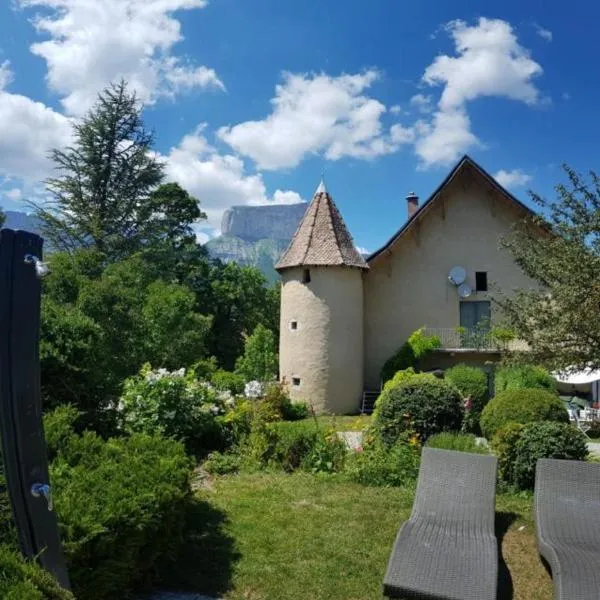 Château de Passières, hotel in Saint-Maurice-en-Trièves