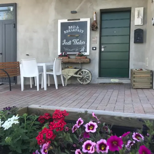 Bed & Breakfast Indi Thelar, hotel v destinaci Villa Guardia
