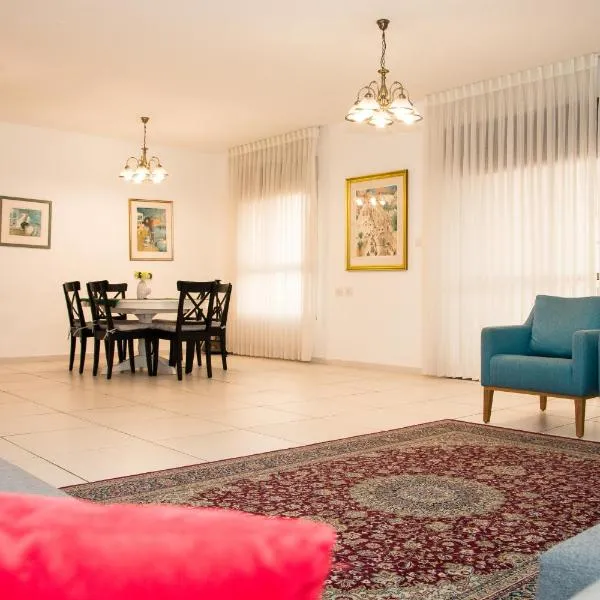 Luxurious Huge 5R in Jerusalem center โรงแรมในเยรูซาเลม