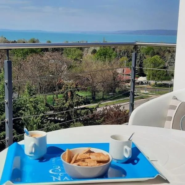 Mirador Balaton Panorama Villa & Jacuzzi, hotel in Balatonakarattya