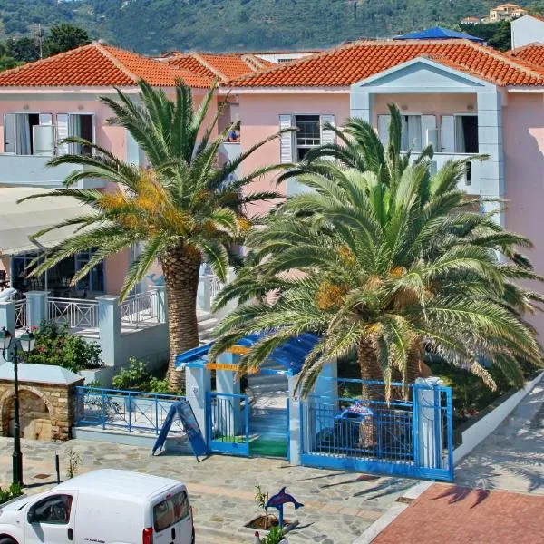 Dolphin Hotel, hotelli kohteessa Skopelos Town
