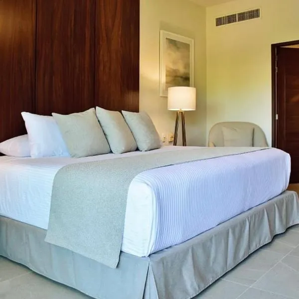 2 Bed 2Bth, Playa Royale 2507, Free WIFI, Hotel in Nuevo Vallarta