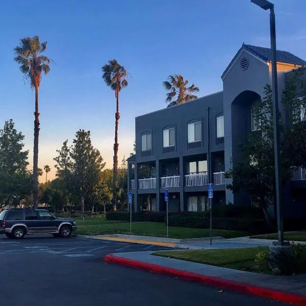 SureStay Hotel by Best Western Ontario Airport、オンタリオのホテル