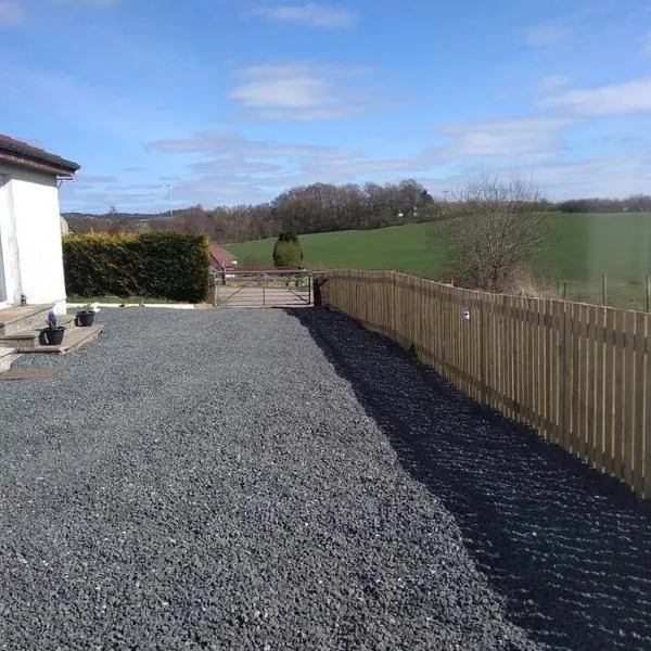 The Cottage - Hot Tub - nr Glasgow - self check-in, hotel em Coatbridge