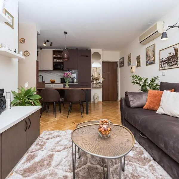 Chic apartment Zoja near beach with free parking, hotel in Makarska