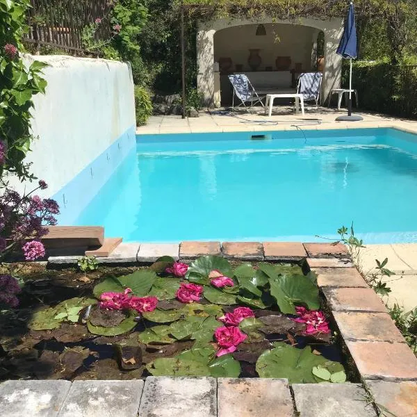 Mas de Fontclovisse – hotel w mieście Draguignan