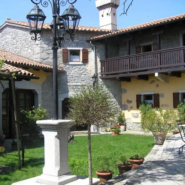 Guesthouse Domacija Sajna, hotel v Sežani