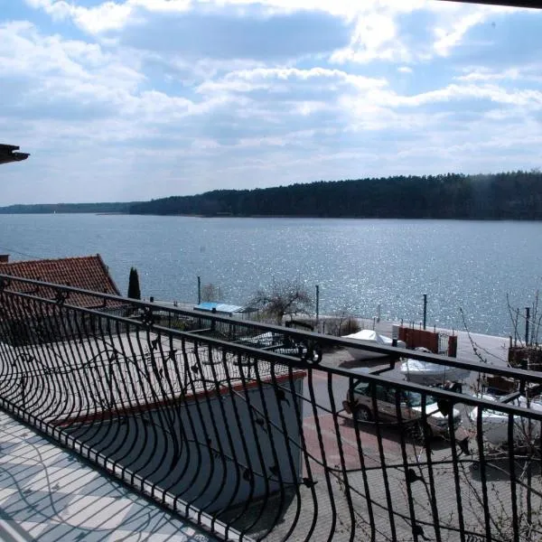 Słoneczne Tarasy, hotel v destinaci Mikołajki