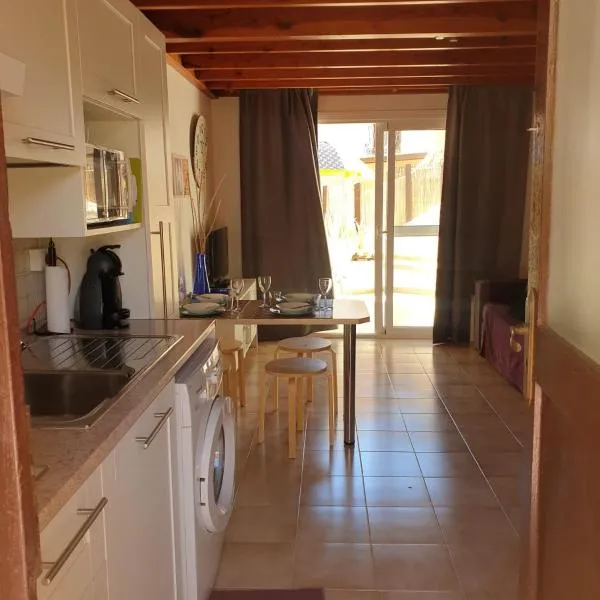 Relax a 10 minuti da Corralejo, hotel v destinaci Parque Holandes