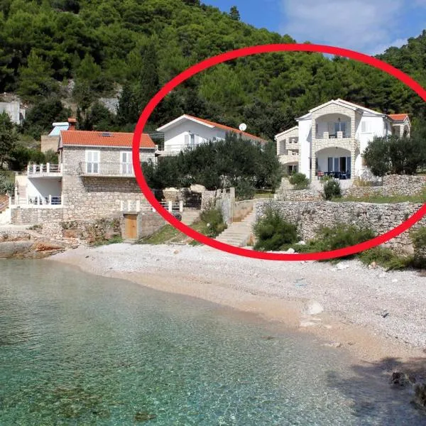 Seaside secluded apartments Cove Jedra, Hvar - 2583、Gdinjのホテル