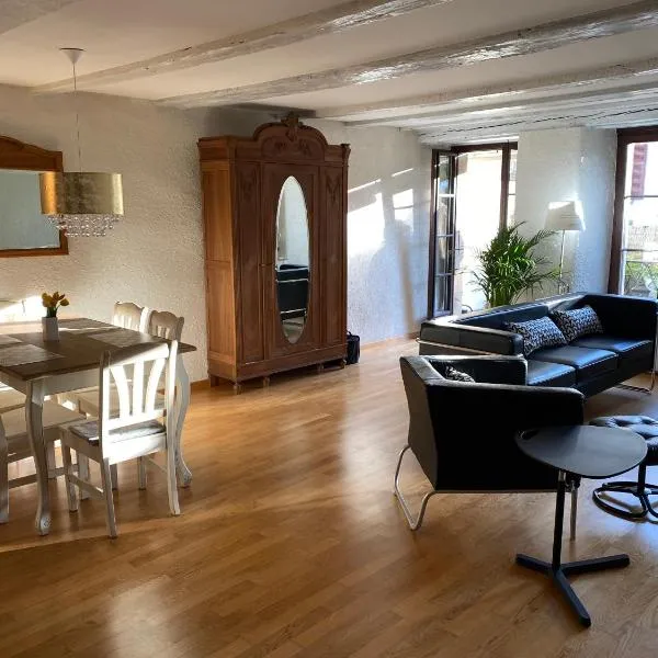 Joline private guest apartment feel like home, hotel di Nidau