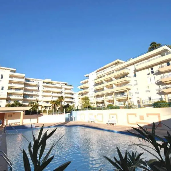 T2 climatisé à 5 minutes à pied de la plage avec parking, piscine et wifi, hotel a Fréjus