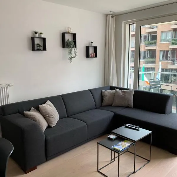 Nieuwbouwappartement Lippenslaan, 2 -Slaapkamers Geen Groepen Jongeren, hotel in Knokke-Heist