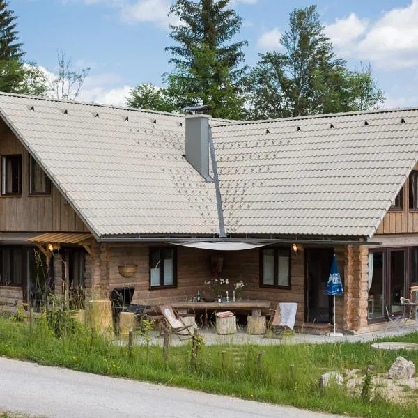 Holiday Home- Mountain Lodge Gorjuše Pokljuka Bohinj, hotel a Koprivnik v Bohinju
