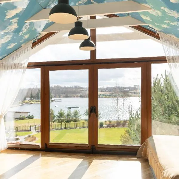 Lavender Inn Guest House، فندق في Viešvėnai