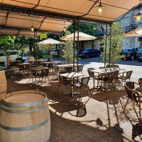 Hôtel Restaurant La Promenade, hotel v destinácii Gourdon-en-quercy