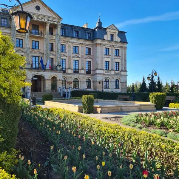 Pałac Bursztynowy, hotel in Goreń Duży