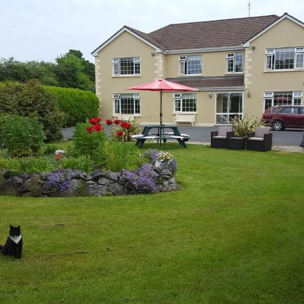 Riverwalk House B&B, hotell i Oughterard