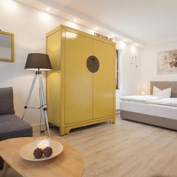 Welcome in - Studio 'Zum Hohlen Rain' met terras en barbecue, hotel din Winterberg