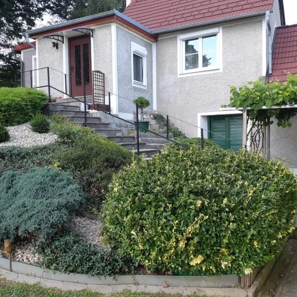 Ferienhaus Aussicht Gleichenberg, viešbutis mieste Bad Gleichenbergas
