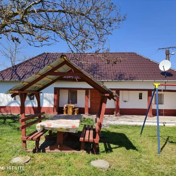 Parasztház Poroszló, hotel in Poroszló