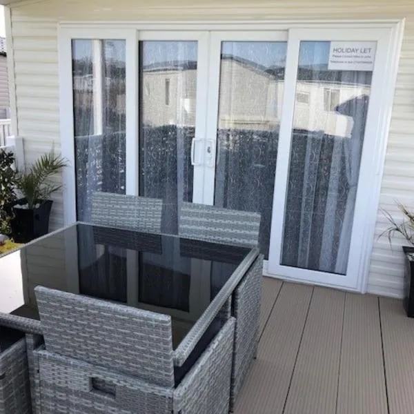 Beautiful Spacious Holiday Home - Romney Sands, hotel in New Romney