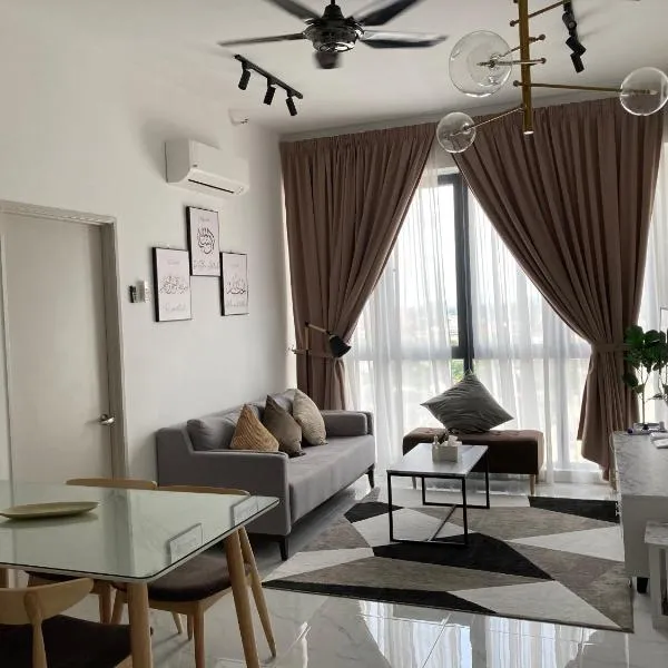 FREE NETFLIX! ZAs Suite at Troika Residence, KB, hotel in Kota Bharu
