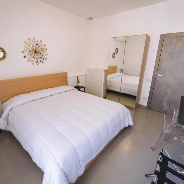 LOCANDA Roma sleep & food – hotel w mieście Donoratico