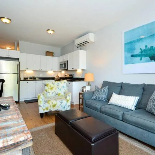 Siesta Cooler: Only Minutes Walk to Siesta Beach!, hotel in Siesta Key