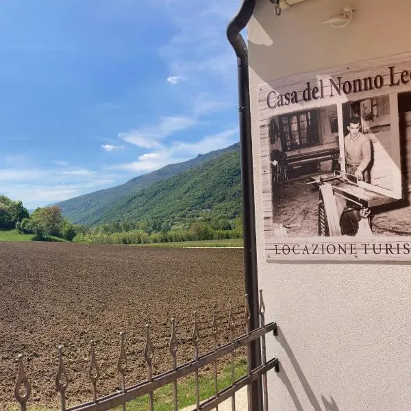 CASA DEL NONNO LEONE, hotell i Tarzo