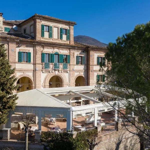 Marchese Del Grillo, hotel v destinaci Fabriano
