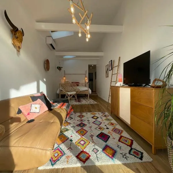 Grand studio avec terrasse Capbreton Wifi, Netflix: Capbreton şehrinde bir otel
