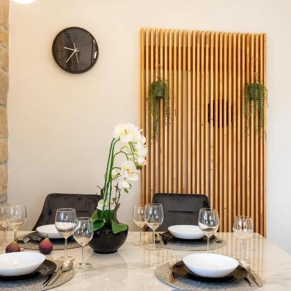 TEONA Luxury Apartment with jacuzzi and terrace sea view, khách sạn ở Sali