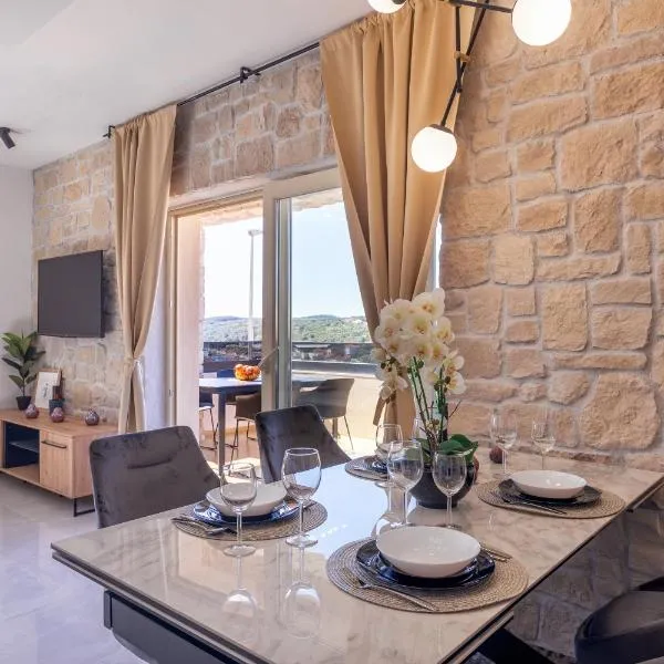 TEONA Luxury Apartment with jacuzzi and terrace sea view, מלון בסאלי