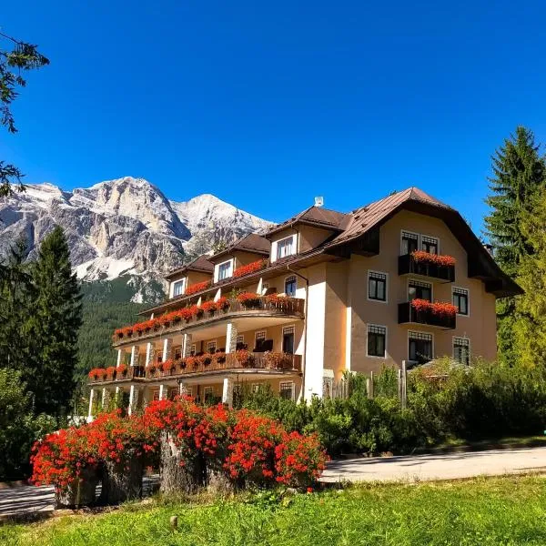 Boutique Hotel Villa Blu Cortina D'Ampezzo, מלון במיזורינה