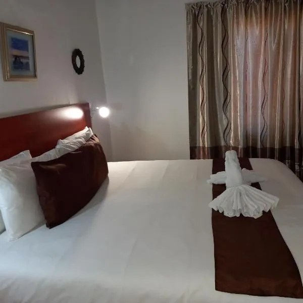Rest Shade Bed and Breakfast โรงแรมในPalapye