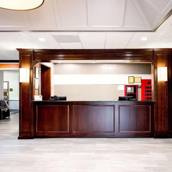 Clarion Hotel & Conference Center Leesburg, hotel v destinaci Leesburg