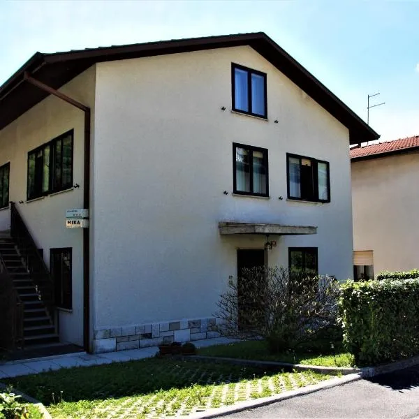 Apartma Mika, hotel in Dolenja Trebuša