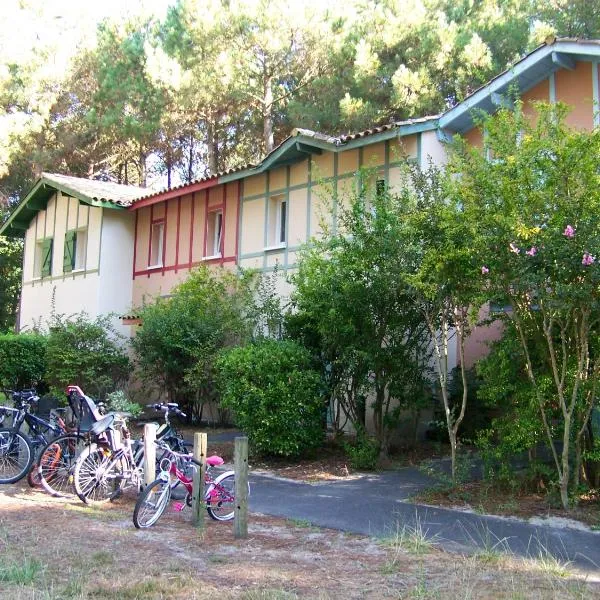 Jolie petite maison à Vieux Boucau avec piscine chauffée - Domaine du Golf de Pinsolle, hotel u gradu 'Soustons'