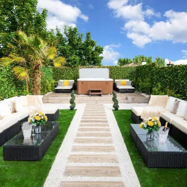 Luxury Cottage - City Center - Large Garden with Hot Tub -7 Bedrooms-4 Bathrooms, hotel v destinaci Galway